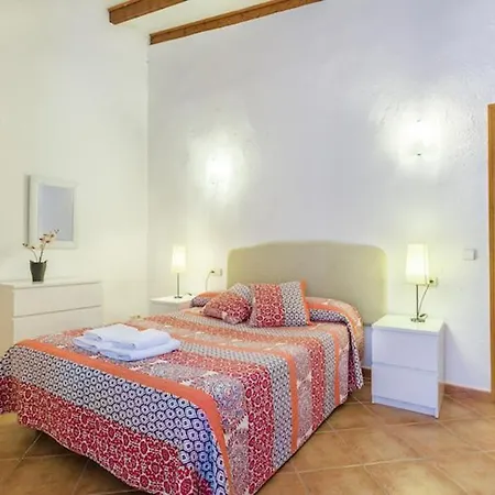 Sleeps 6 Pool Air Con Wifi T400573