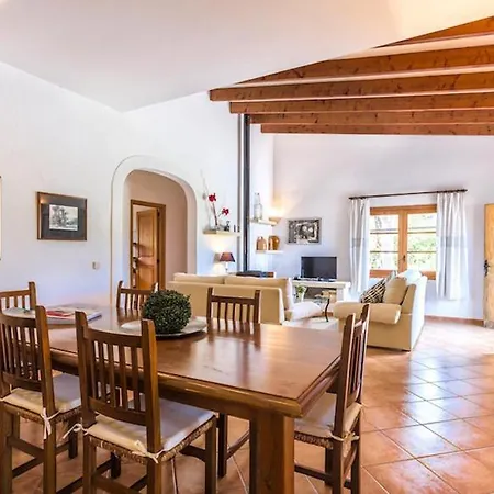 Sleeps 6 Pool Air Con Wifi T400573